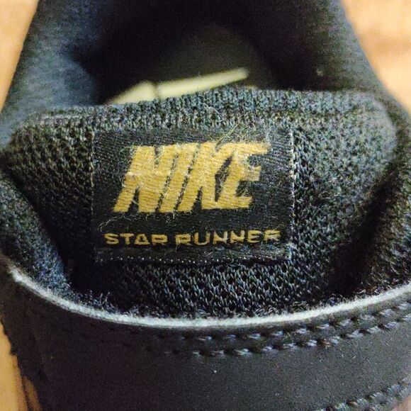 Nike Star Runner Sneakers 10 C Kids Black Gold Sneakers Velcro Neutral - Picture 12 of 13
